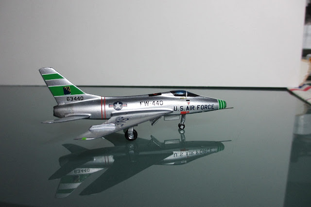 1/144 North American F-100 Super Sabre diecast metal aircraft miniature