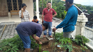 Pembuatan Lobang Biopori Sampah Organik