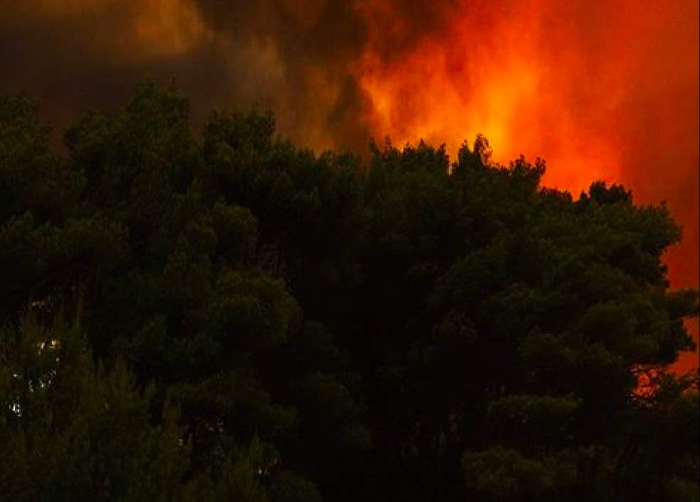 φωτια, μακρυμαλλη