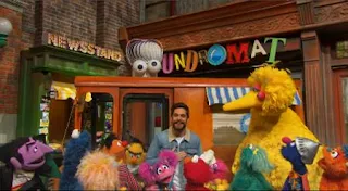 Thomas Rhett sings This Is My Street with the many residents of Sesame Street. Sesame Street Episode 5009, Humpty Dumpty's Football Dream, season 50.