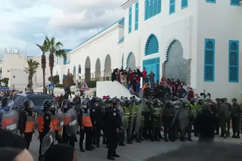 أخبار المغرب: سلطات المضيق تمنع وقفة احتجاجية بالفنيدق