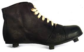 Τα πρώτα παπούτσια ποδοσφαίρου