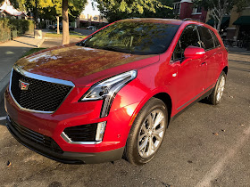 Front 3/4 view of 2020 Cadillac XT5 Sport AWD