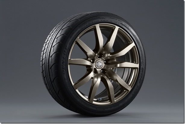 Nissan-GT-R-Midnight-Opal-3[3]