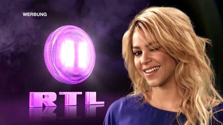 Shakira encarna maestrina em comercial de rede de TV Alemã