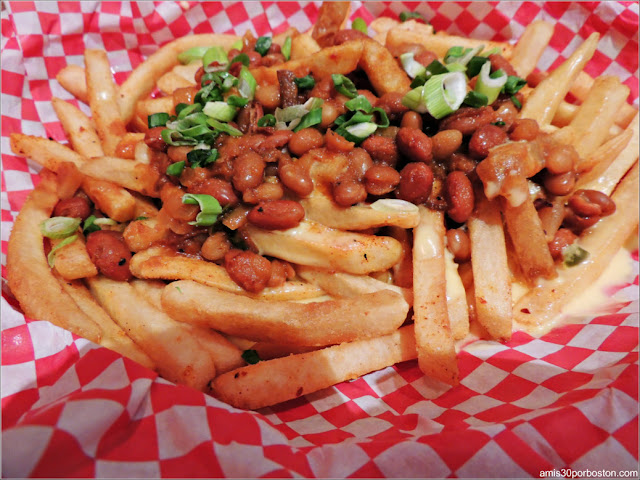 Menú de la Dine Out del The Smoke Shop BBQ: BBQ Fries