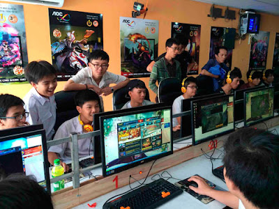 GAme thủ ưa chuộng những phòng net có màn hình rộng