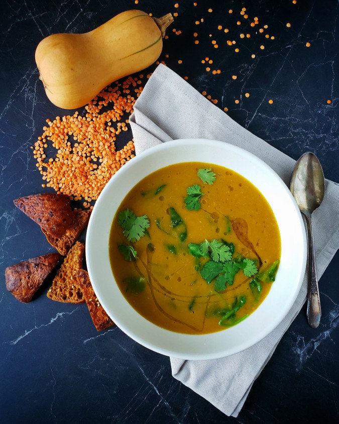 vegan, soup, butternut squash, lentils, curry, ginger, fall, recipe, comfort soup, meatless monday, pita, chips