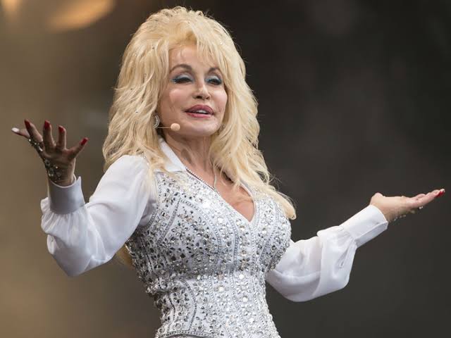Dolly Parton Video | Dolly parton twitter video viral on social media