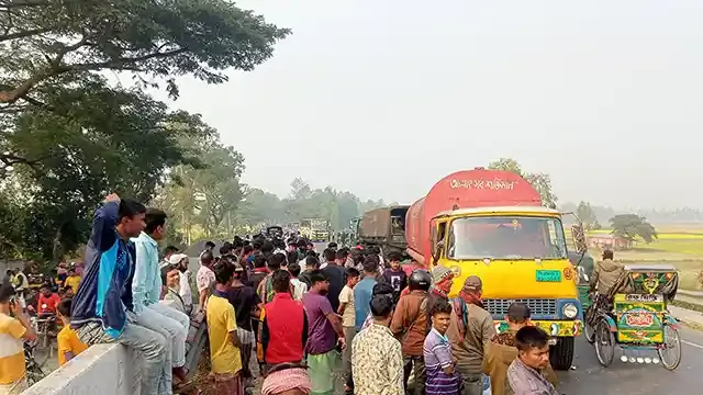 উল্লাপাড়ায় ট্যাংলড়ির সাথে সংঘর্ষে মোটর সাইকেল আরাহী নিহত, আহত-২