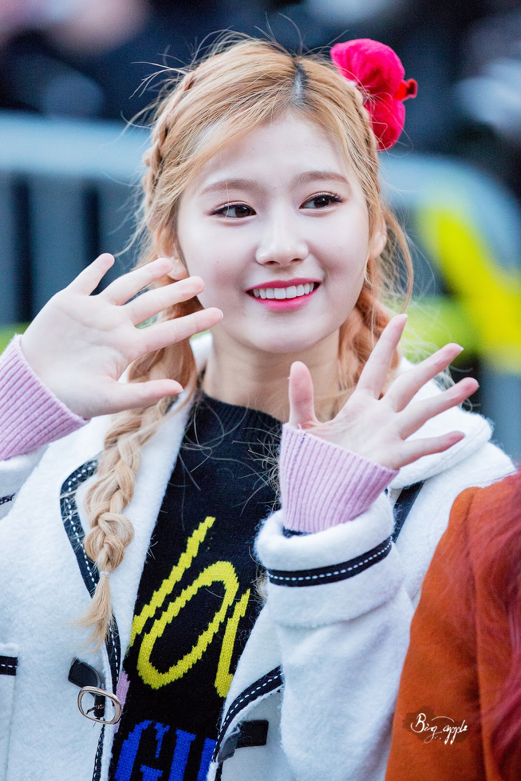 Kumpulan Foto - Foto Minatozaki Sana TWICE