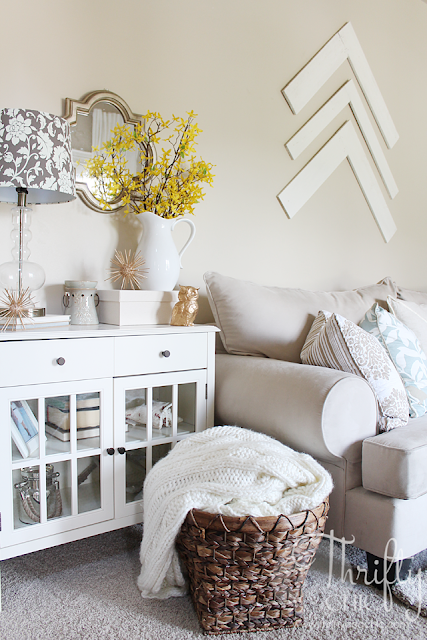 White and neutral decorating ideas for living room