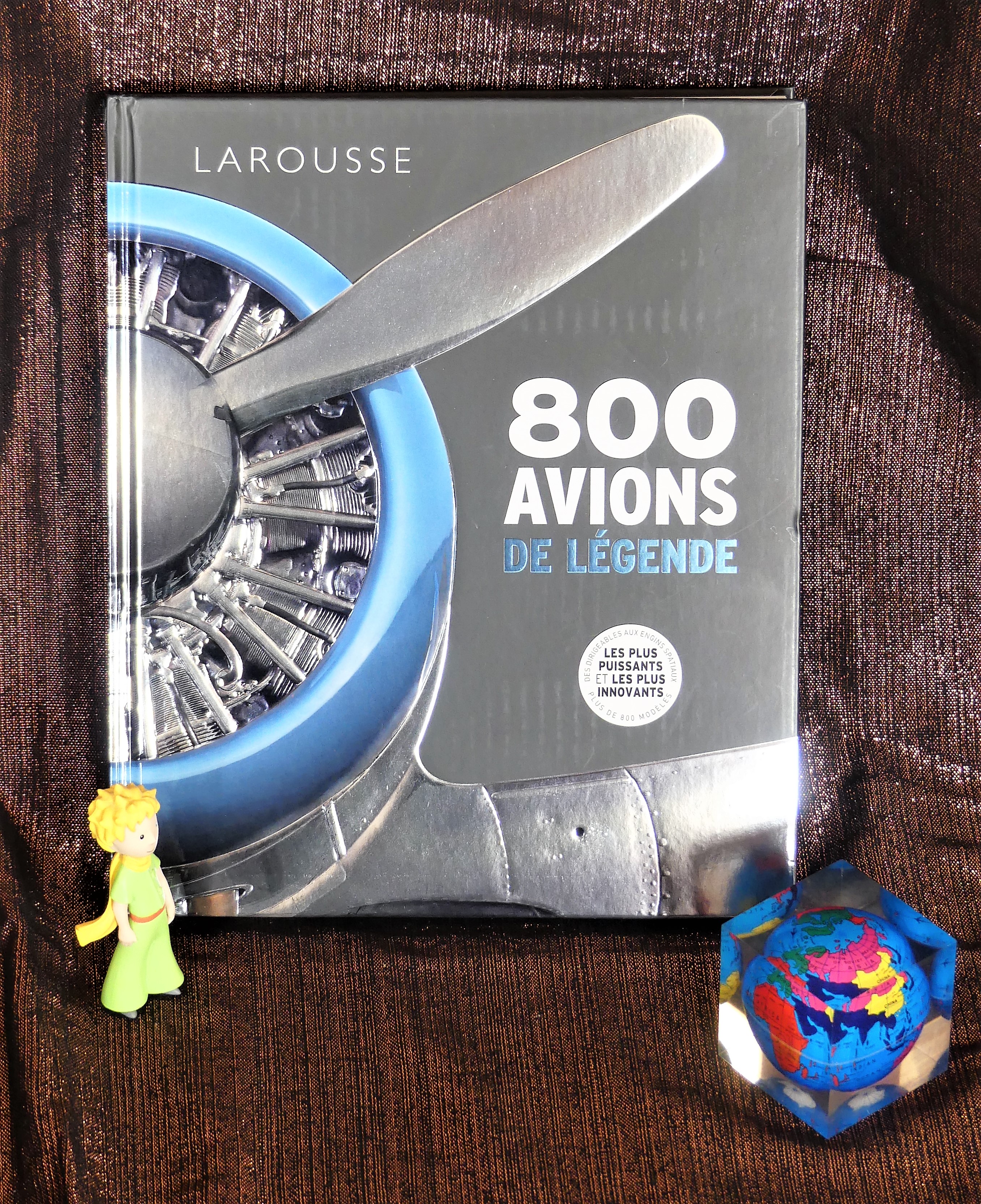 800 avions de légende aux Editions Larousse