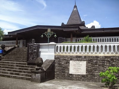  Tempat Wisata Unggulan di Karanganyar Jawa Tengah 12 Tempat Wisata Unggulan di Karanganyar Jawa Tengah