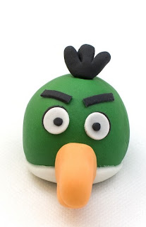 Angry birds - green angry bird boomerang fondant