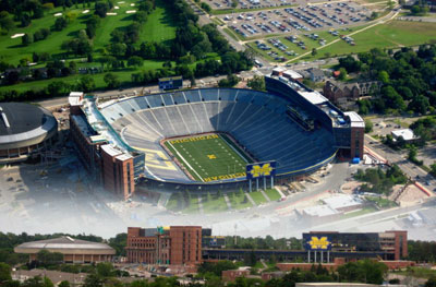 Michigan Stadium Wallpaper on Best Wallpaper 2012  5 Stadion Olahraga Terbesar Di Dunia