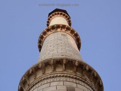 One Of The Four Mainars (Pillars) Of The Taj Mahal In Agra, India