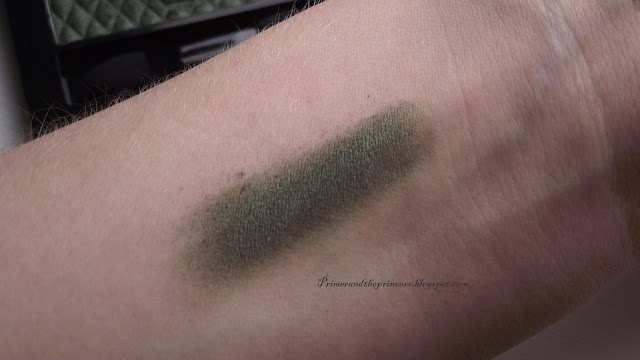 Rimmel Glam Eyes Mono Eyeshadow Review - 120 Urban Green