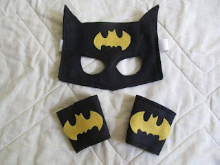 Moldes para hacer Máscara y Muñequeras de Batman.