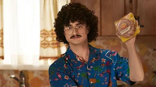 Weird: The Al Yankovic Story protagonizada por Daniel Radcliffe ganha prêmio de Melhor Filme para TV no Critics Choice Awards 2023