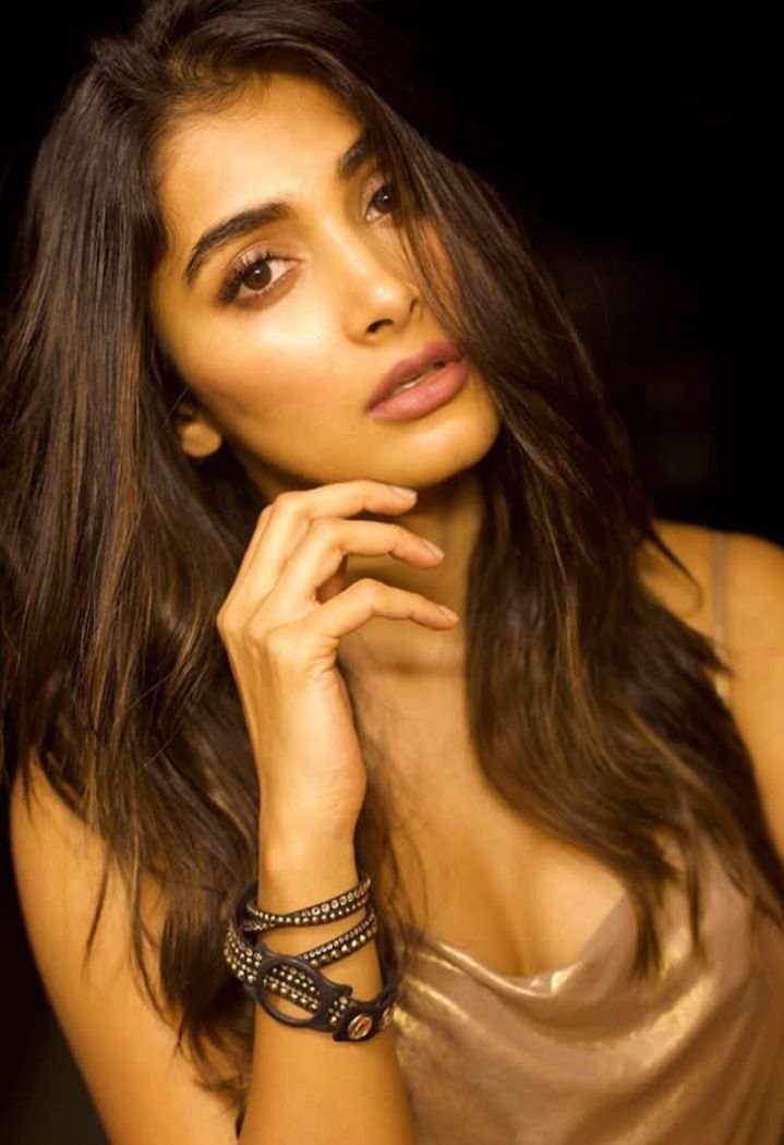 Pooja-Hegde-hot-sexy-photos-2021