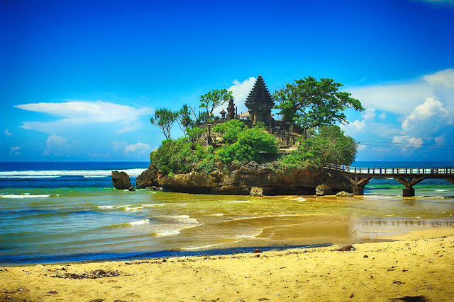 Pantai Balekambang