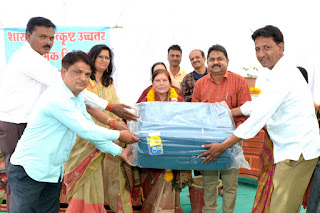 उत्कृष्ट उमावि तिरला द्वारा उपाध्याय मैडम के सम्मान में विदाई समारोह का आयोजन किया