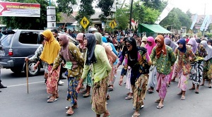 Kumpulan Foto Nenek Gaul&lucu Bikin Ketawa Terbaru - Kata 