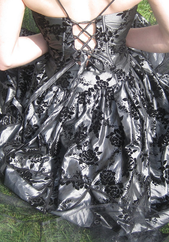gothic wedding dresses 2011