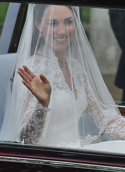 kate middleton wedding dress images. royal wedding dress kate