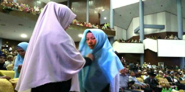 Keberanian Gadis SMA dan Jilbab dari Sang Rektor