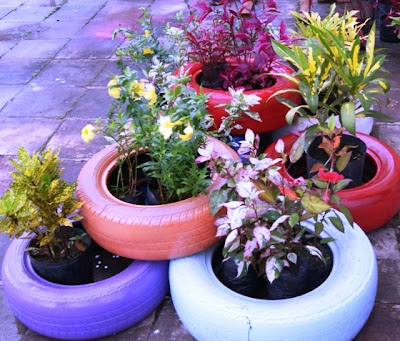 Jardim reciclado com pneu