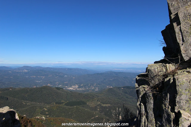 Turó i empedrat de Morou (Montseny)