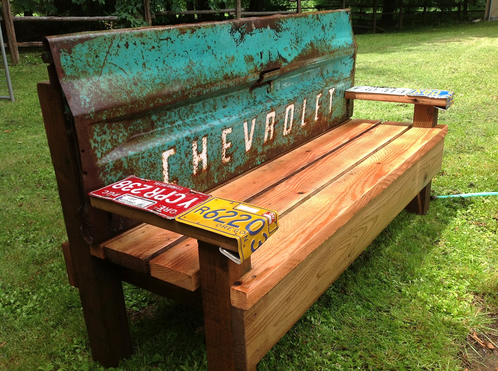  Art Rust-n-Stuff: Team building - Garden Bench with an old tailgate