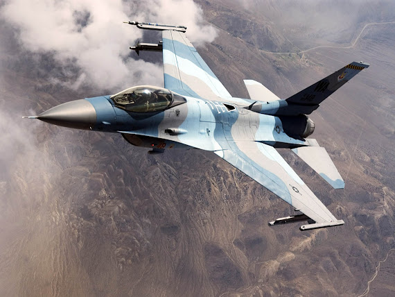 wallpaper pesawat tempur F16, gambar pesawat tempur