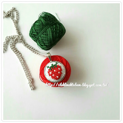 kanaviçe, kanavice, kolye, kanaviçe kolye, kendin yap, kendinyap, dıy, DİY, cross stitch, crossstitch, crossstitch necklace, nasıl yapılır, how to make, hobi, çilek, handmade, elişi, etamin, kanaviçe kolye yapımı