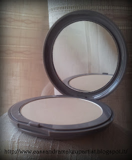 NEVE COSMETICS - FLAT PERFECTION - Fondotinta in polvere compatta - trucco minerale - prezzo - inci - reperibilità - recensione - review - light neutral - pao - swatch - cruelty free - Mineral foundation - compact powder