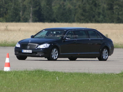 Mercedes-Benz limousine