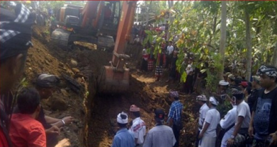 [Kisah Nyata] Heboh! Sering Muncul Manusia Tanpa Kepala, Warga Akhirnya Nekat Bongkar Makam Anggota PKI Ini Dan Menemukan Sesuatu Yang Mengejutkan!