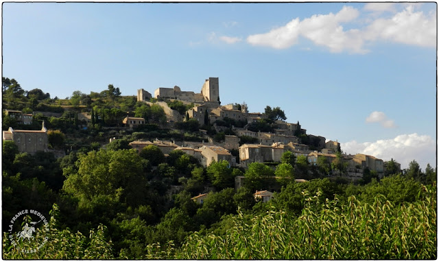 LACOSTE (84) - Village médiéval et château-fort