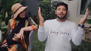  kabar senang sekarang tiba dari pasangan Irish Bella dan Ammar Zoni Irish Bella Hamil Lagi Pasca Keguguran, Ammar Zoni Histeris dan Sujud Syukur: Gue Bakal Kaprikornus Bapak !
