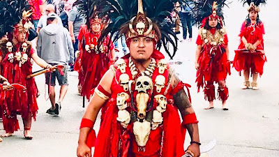 Pemuda Berani dari Tomohon Menantang Dunia Internasional dengan Tari Kawasaran Minahasa