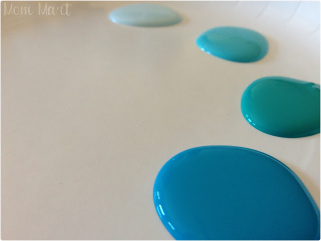 How to Make a Homemade Magnetic Matching Play Tray #Tutorial #DIY #CraftsForKids Paint