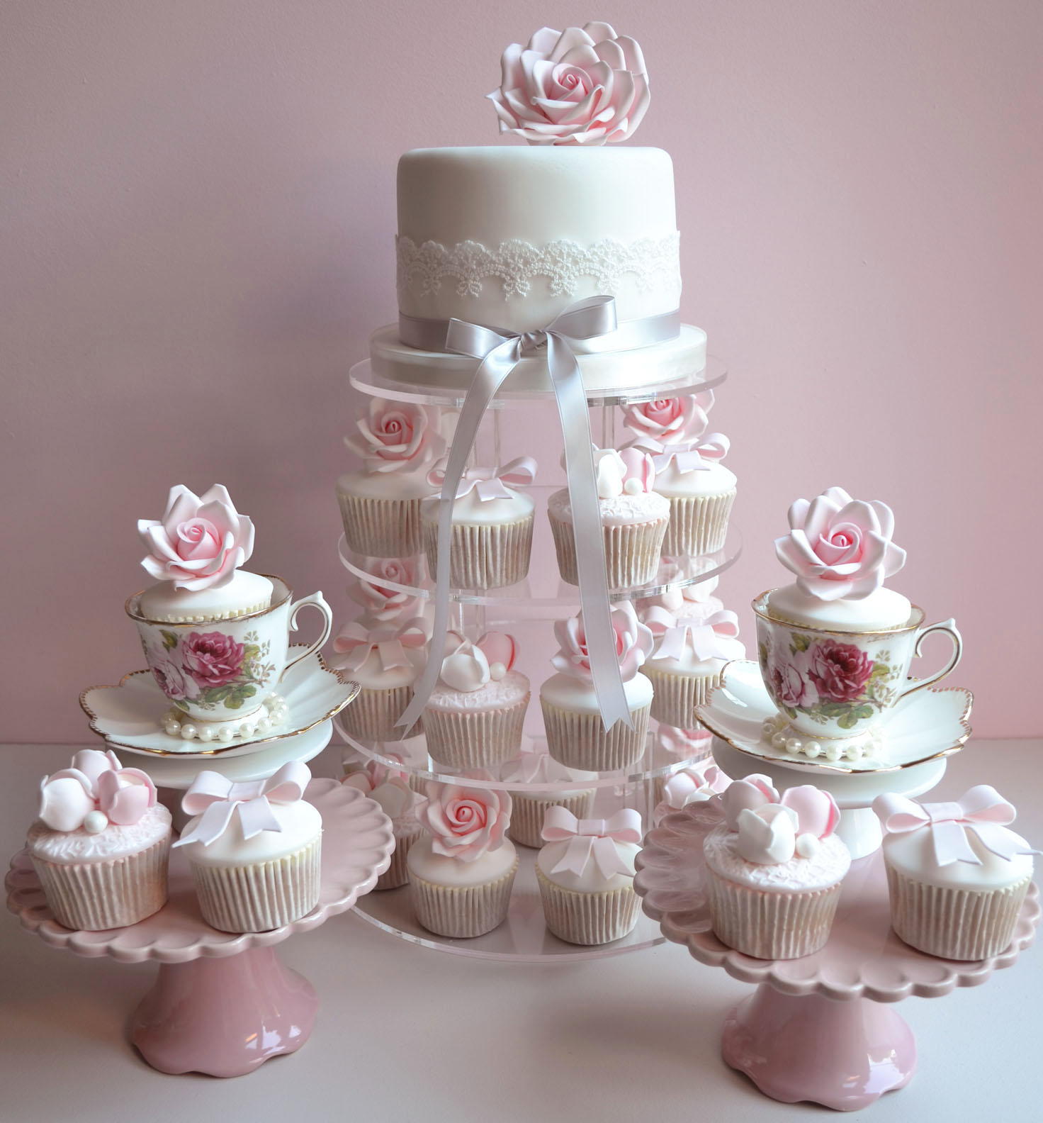 Little Paper Cakes  Beautiful Vintage Wedding  Cupcakes 