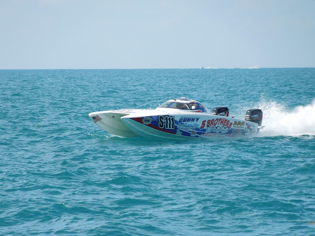 5 Brothers race boat