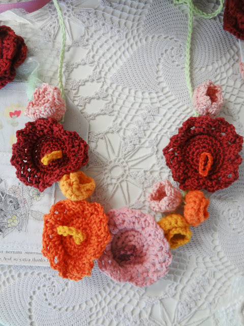 Spring Meadow - free crochet necklace pattern