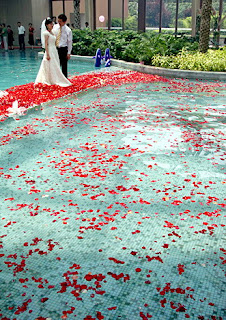 Chinese Couple  Holding Wedding Ceremony in Swimming Pool