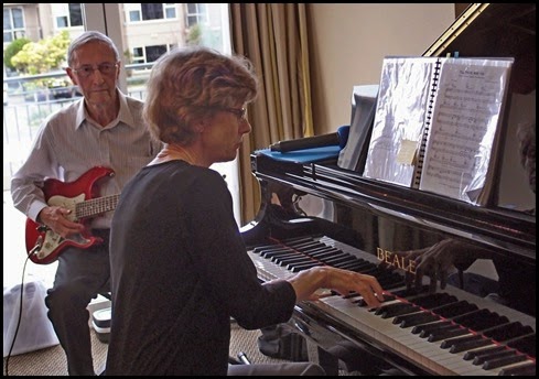 Our guest artists, Denise and Brian Gunson, giving a concert for us to finish off a great days music. Denise and Brian ended-up having to give three encores to satisfy the appetite of the enthusiastic audience. Photo courtesy of Club Photographer, Dennis Lyons