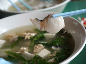 Maxwell Food Centre Yi Jia Fish Soup