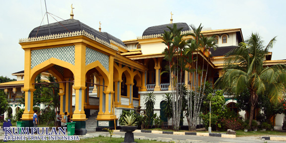 Istana Maimun Medan